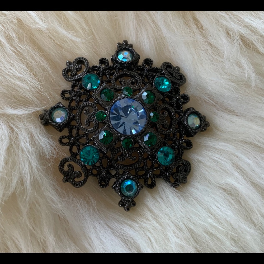 Vintage Brooch with dreamy colors blues & greens.
